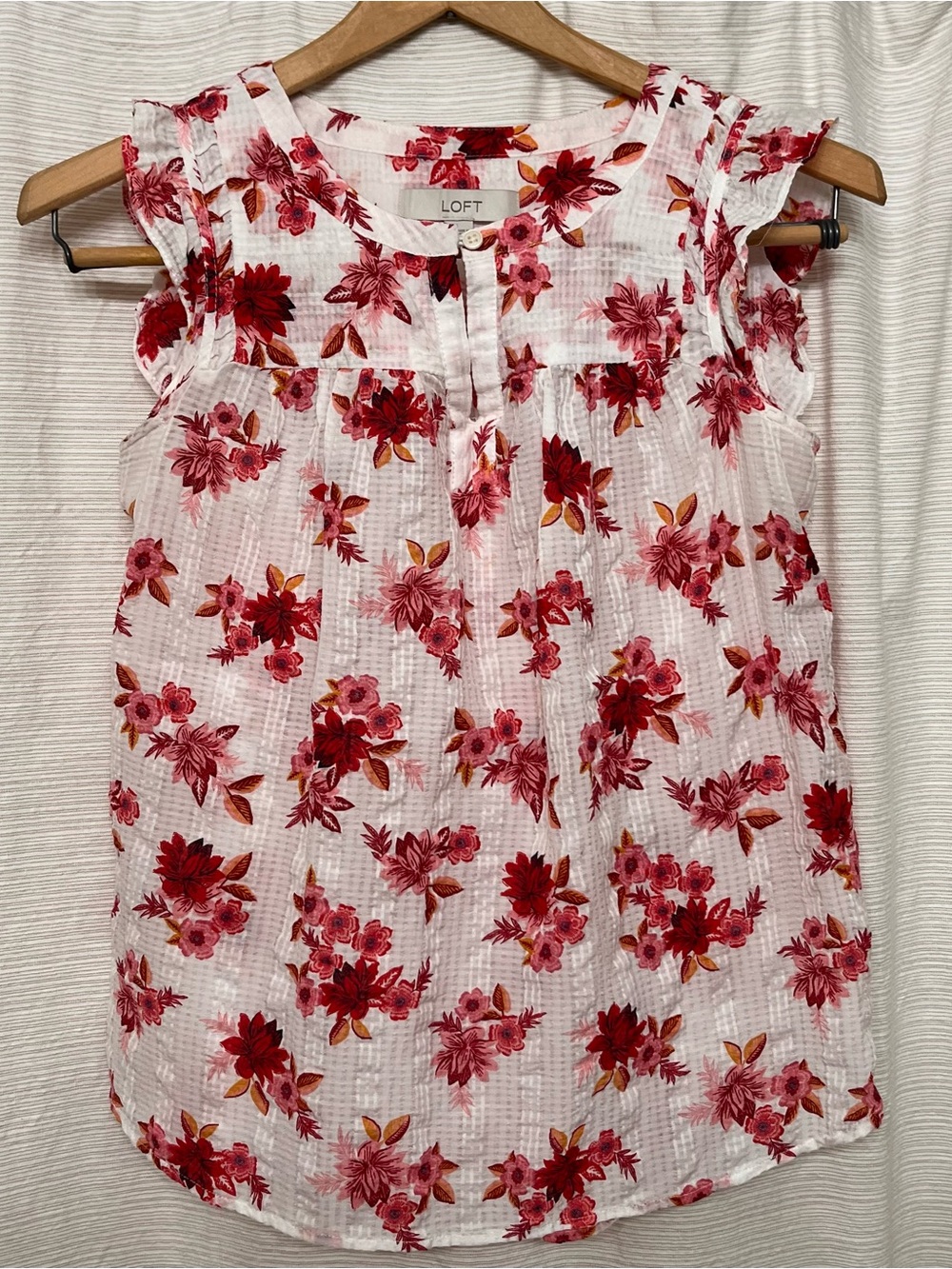 LOFT White Floral Sleeveless Top - Red & Pink Print